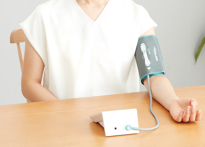 TERUMO 泰爾茂 上臂式血壓計 W5200/W3200